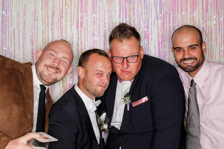 Fotobox mieten, Fotobox und Fotograf,  Fotograf mit Fotobox in Celle, Fotograf mit Fotobox in Landkreis Celle, Fotograf mit Fotobox in Hermannsburg, Fotograf mit Fotobox in Niedersachsen, Fotograf mit Fotobox in Südheide, Fotograf mit Fotobox in Heide, Fotograf mit Fotobox in Eldingen, Fotograf mit Fotobox in Hannover, Fotograf mit Fotobox in Harz, Fotograf mit Fotobox in Hamburg, Fotograf mit Fotobox in Peine, Fotograf mit Fotobox in Bremen, Fotograf mit Fotobox in Bergen, Fotograf mit Fotobox in Winsen (Aller), Fotograf mit Fotobox in Lüneburger Heide, Fotograf mit Fotobox HOF REMISE RUSTICA, Fotograf mit Fotobox in Bispingen, Fotograf mit Fotobox in Rotenburg (Wümme), Fotograf mit Fotobox in Soltau, Fotograf mit Fotobox in Schneverdingen, Fotograf mit Fotobox in Wedemark, Fotograf mit Fotobox in Hof Wietfeldt, Photobooth-Südheide, Hochzeit, Wedding, weddingday,