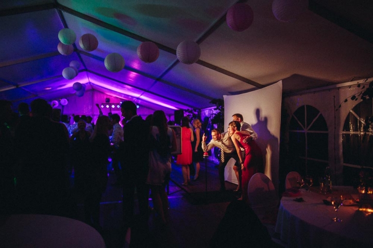 Fotobox mieten, Fotobox und Fotograf, 
Fotograf mit Fotobox in Celle, Fotograf mit Fotobox in Landkreis Celle, Fotograf mit Fotobox in Hermannsburg, Fotograf mit Fotobox in Niedersachsen, Fotograf mit Fotobox in Südheide, Fotograf mit Fotobox in Heide, Fotograf mit Fotobox in Eldingen, Fotograf mit Fotobox in Hannover, Fotograf mit Fotobox in Harz, Fotograf mit Fotobox in Hamburg, Fotograf mit Fotobox in Peine, Fotograf mit Fotobox in Bremen, Fotograf mit Fotobox in Bergen, Fotograf mit Fotobox in Winsen (Aller), Fotograf mit Fotobox in Lüneburger Heide, Fotograf mit Fotobox HOF REMISE RUSTICA, Fotograf mit Fotobox in Bispingen, Fotograf mit Fotobox in Rotenburg (Wümme), Fotograf mit Fotobox in Soltau, Fotograf mit Fotobox in Schneverdingen, Fotograf mit Fotobox in Wedemark, Fotograf mit Fotobox in Hof Wietfeldt, Photobooth-Südheide, Hochzeit, Wedding, weddingday,